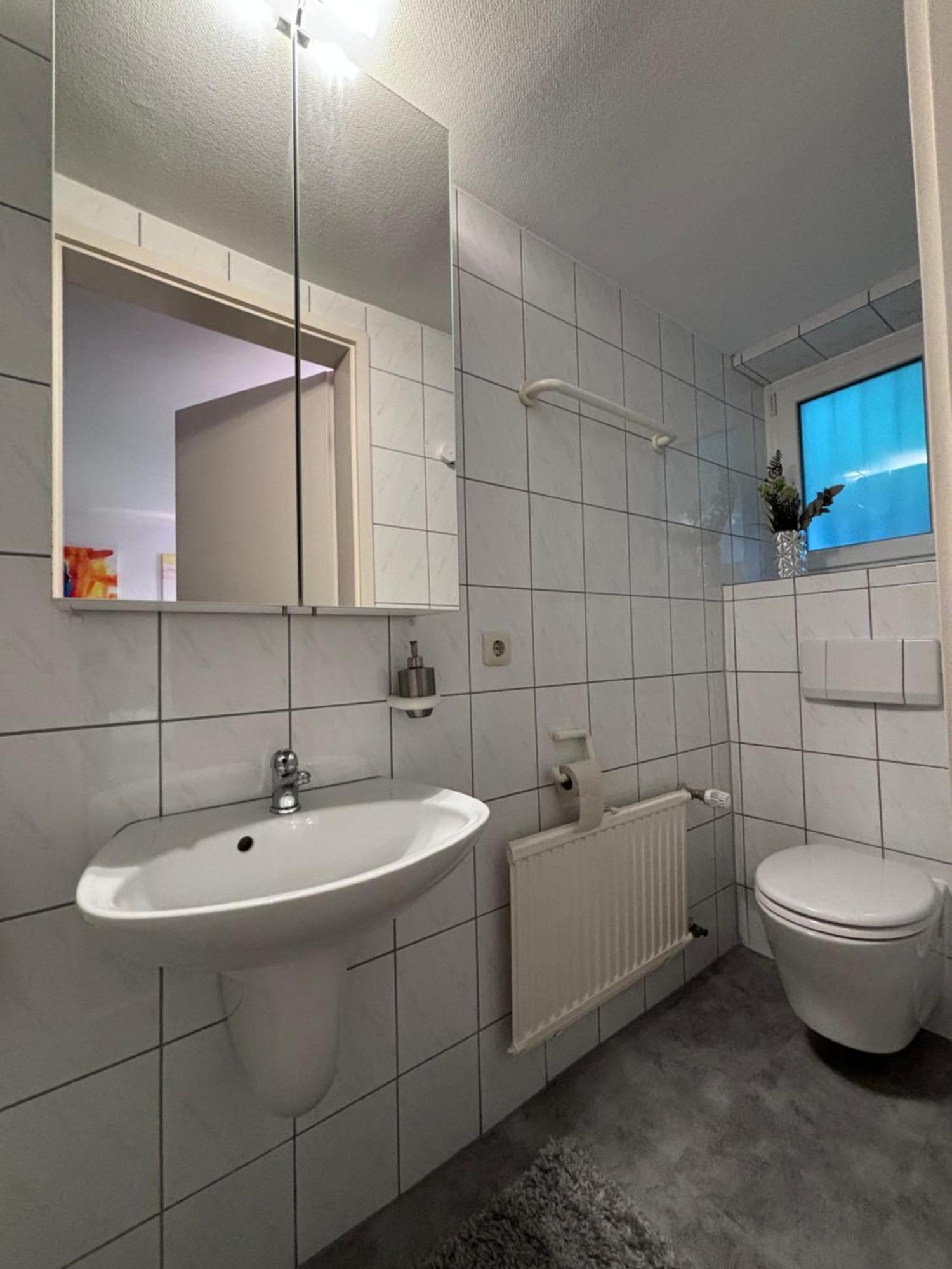 Doppelzimmer In Stuttgart-Birkach - Naehe Musicals Im Si-Zentrum, Messe, Flughafen, Uni Hohenheim Luaran gambar